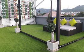 Moment House